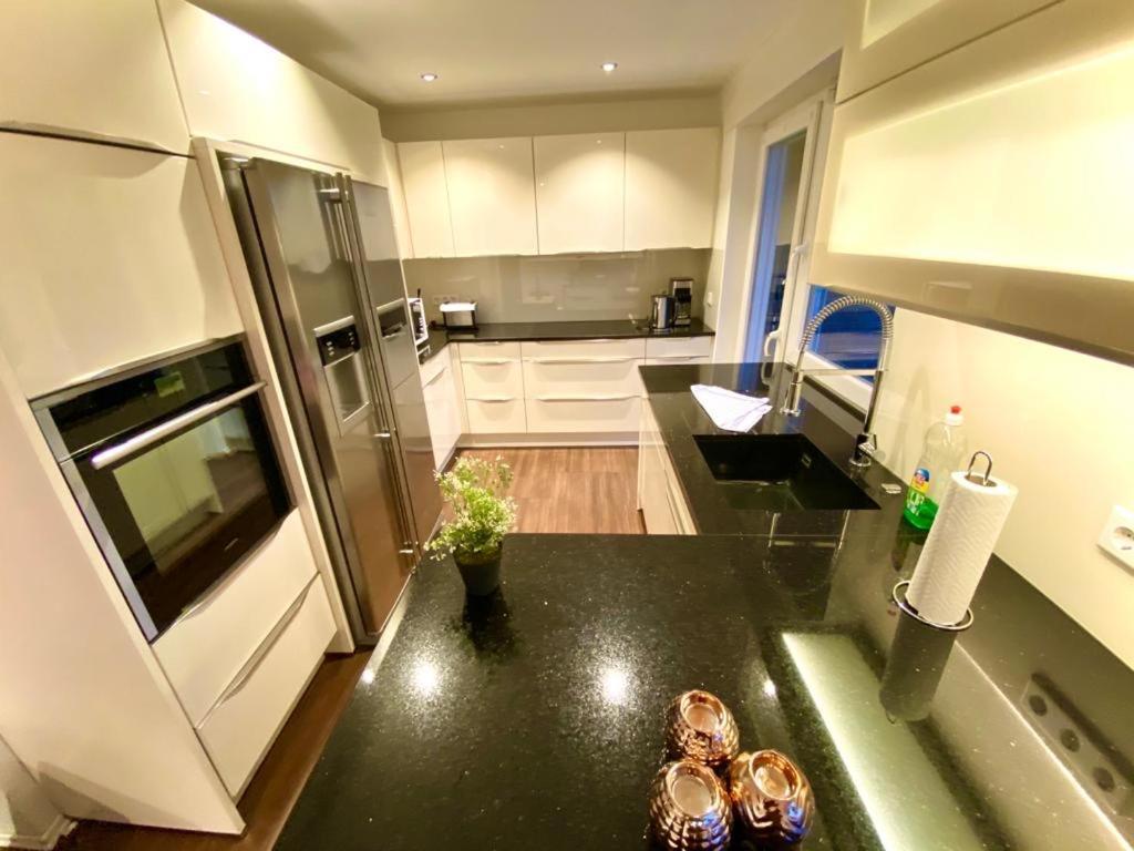 Beautiful Suites In The Center Of 귀터슬로 외부 사진