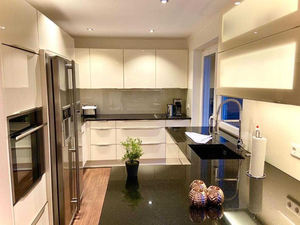 Beautiful Suites In The Center Of 귀터슬로 외부 사진